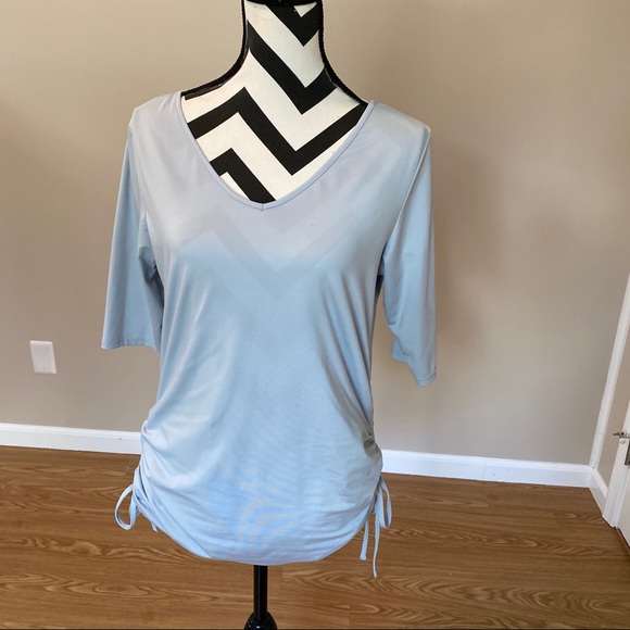 Columbia Tops - Columbia light blue 3/4” sleeve top